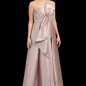 Adrianna Papell strapless bow-detail gown